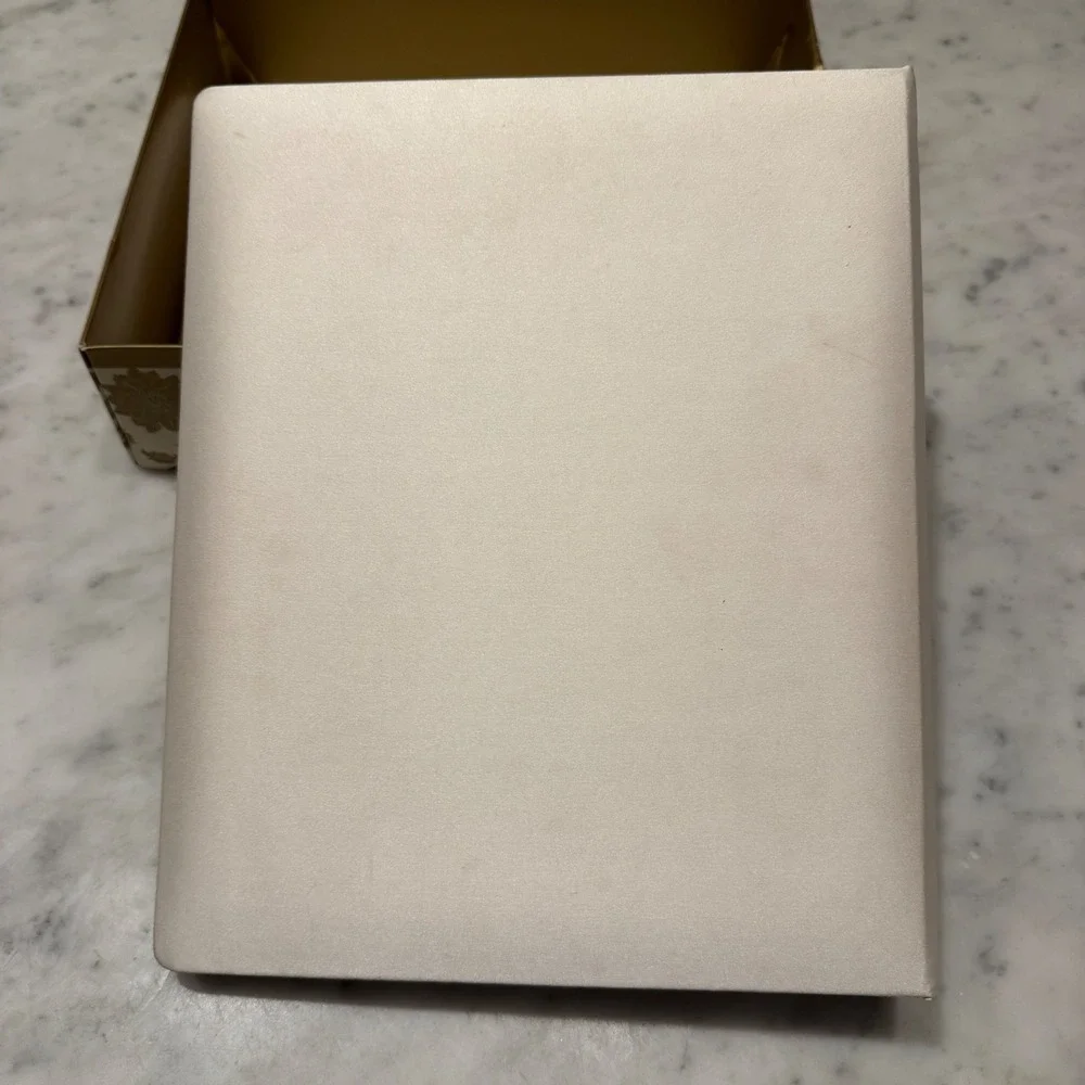 Beverly Clark Vintage 1996 Wedding Memories Photo Album Ivory Satin Floral Boxed